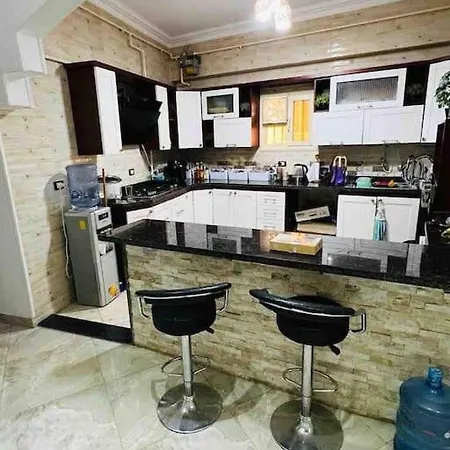 Shared Apartment Close To Airport Garden View منزل مشترك بالقرب من المطار مطل على حديقة Cairo Exterior photo
