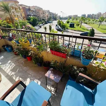 Shared Apartment Close To Airport Garden View منزل مشترك بالقرب من المطار مطل على حديقة Cairo Exterior photo
