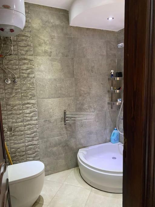 Shared Close To Airport Garden View مشترك بالقرب من المطار مطل على حديقة Apartment Kairo